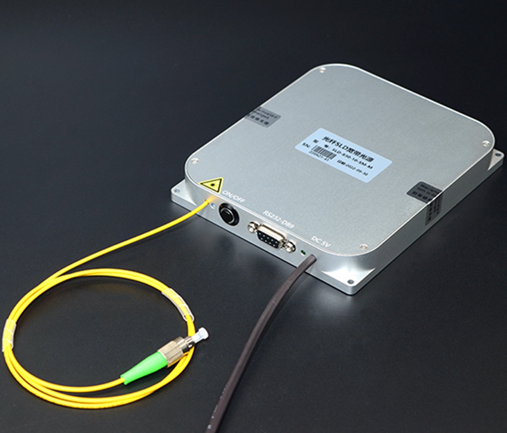 1550nm continuous scanning wavelength single-mode fiber-coupled laser